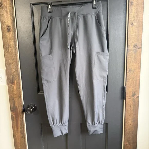 Med Couture Insight Gray Jogger Scrubs Medium Petite Pants EUC - Picture 3 of 10